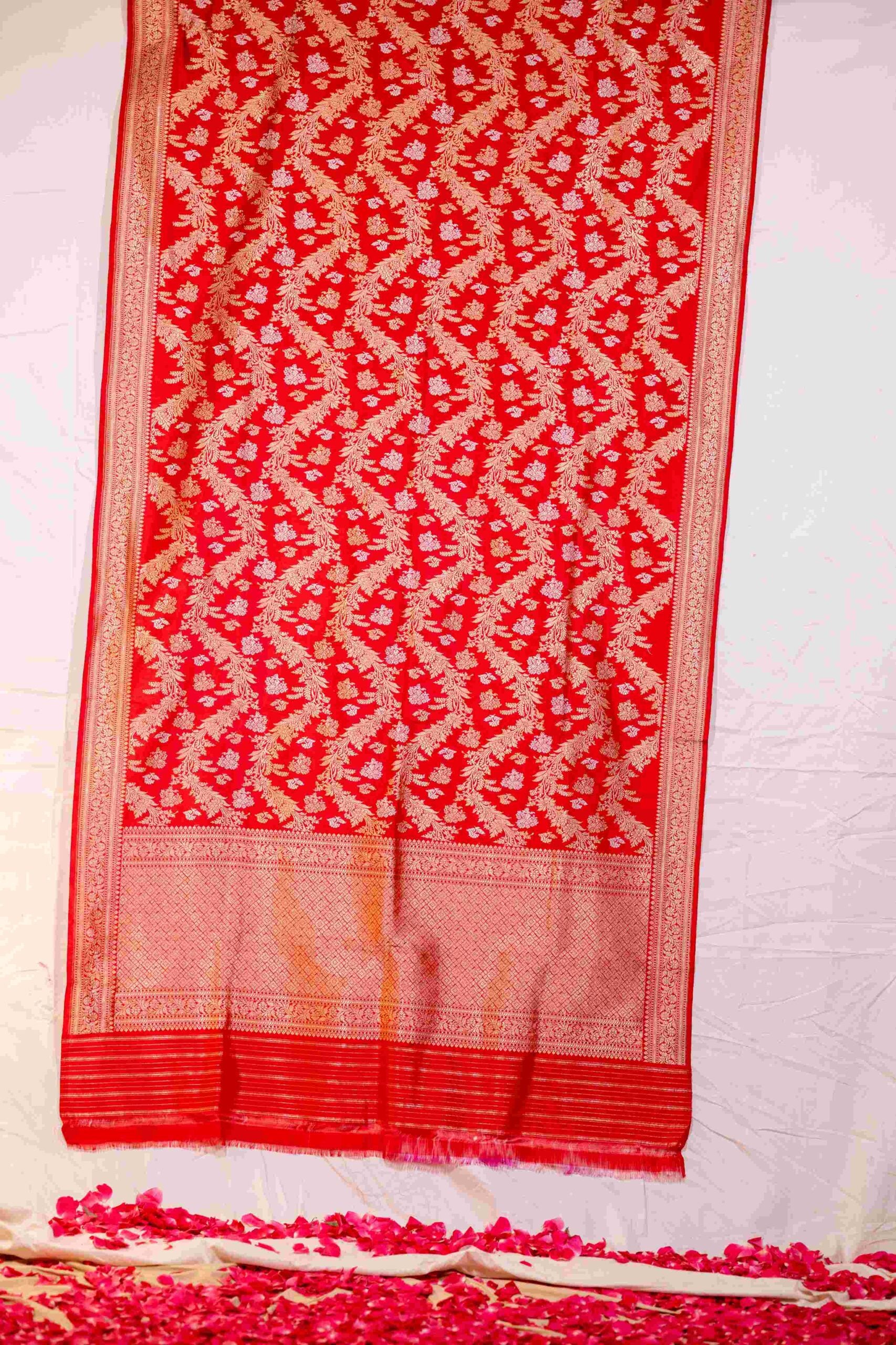 Benarsi laal Dupatta