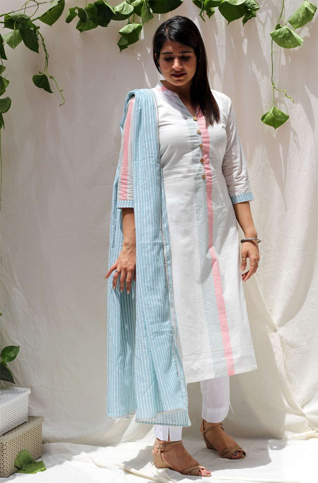 Set Of 3- Snow Drop Kurta Set With Dupatta And Pant