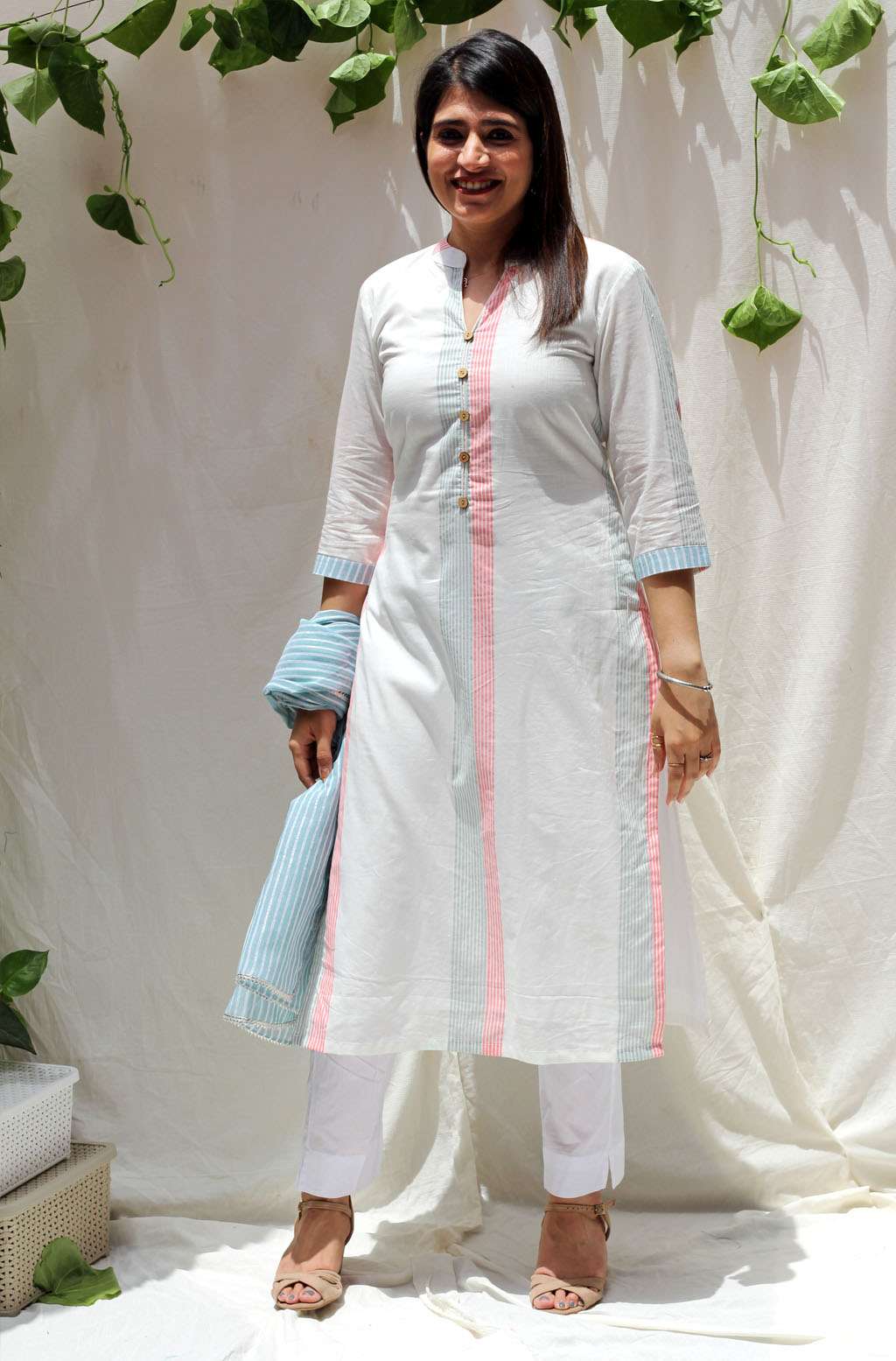 Set Of 3- Snow Drop Kurta Set With Dupatta And Pant