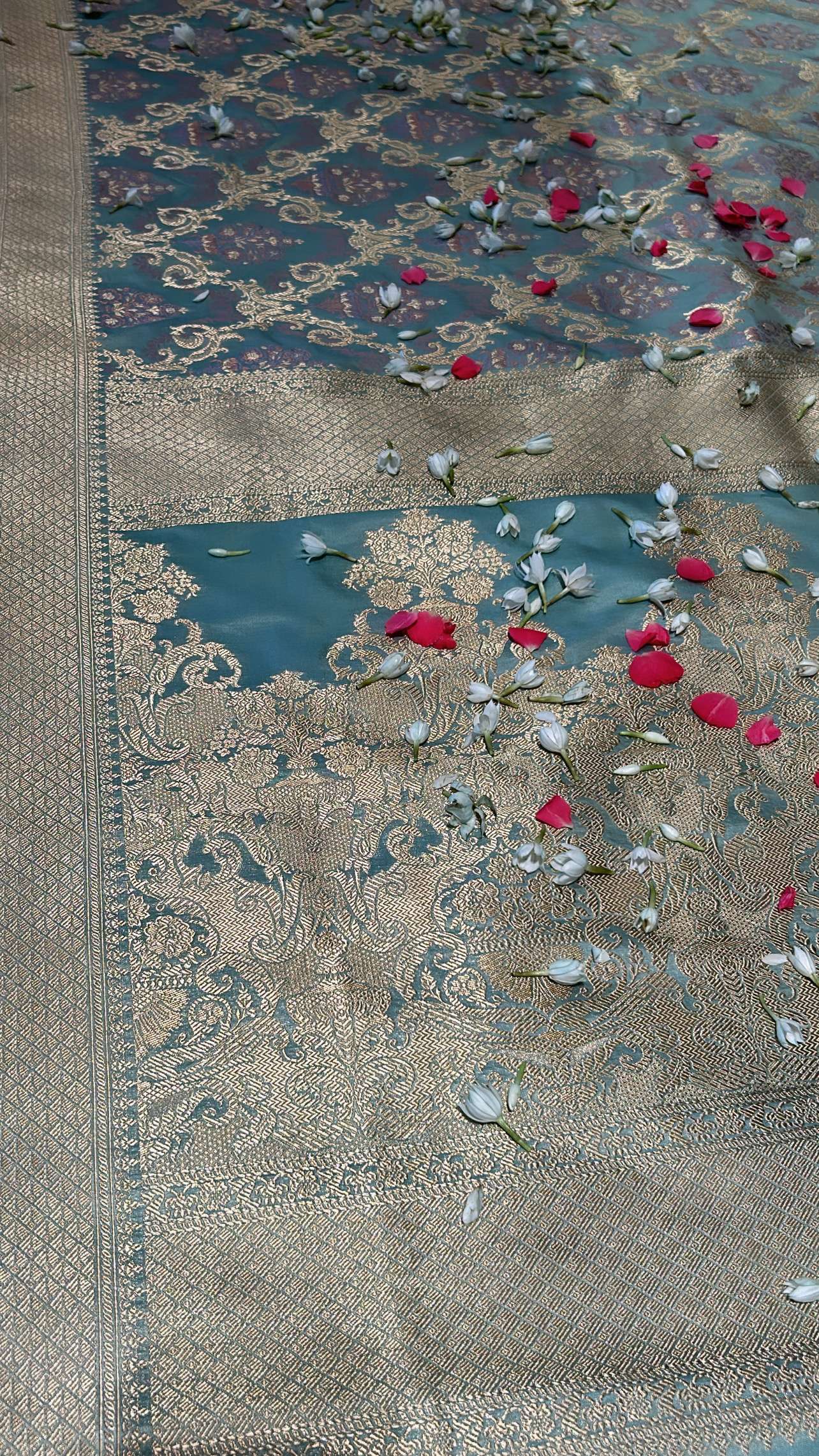 Sea Green Jaal Benaras with lavender and mauve Meenakari saree