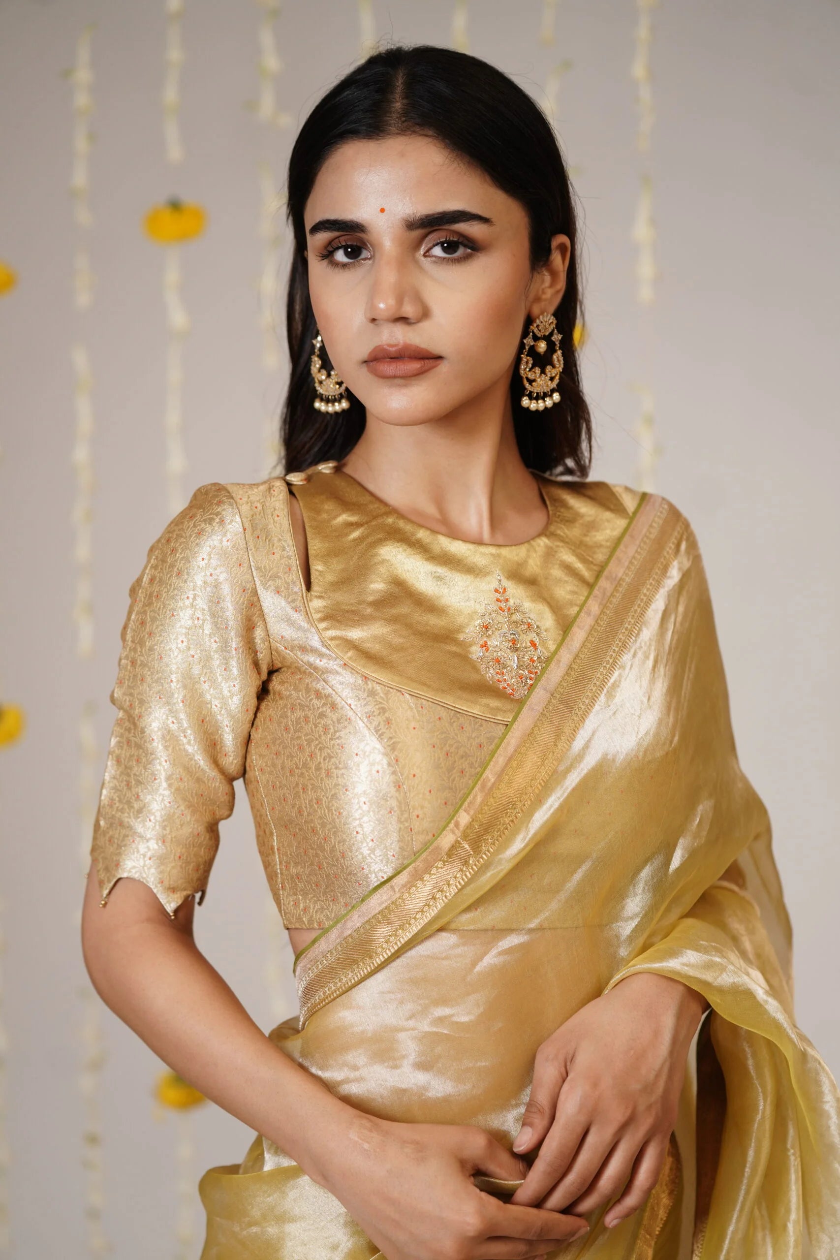 Mandhaara Nyavapitahari Gold Tissue Saree