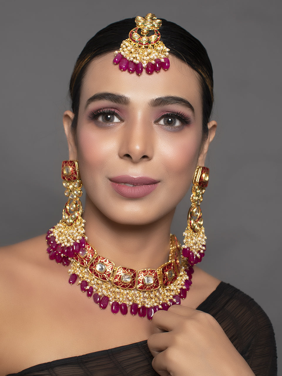 Kundan inspired mahroon enameled Necklace and earrings with Maang Tikka