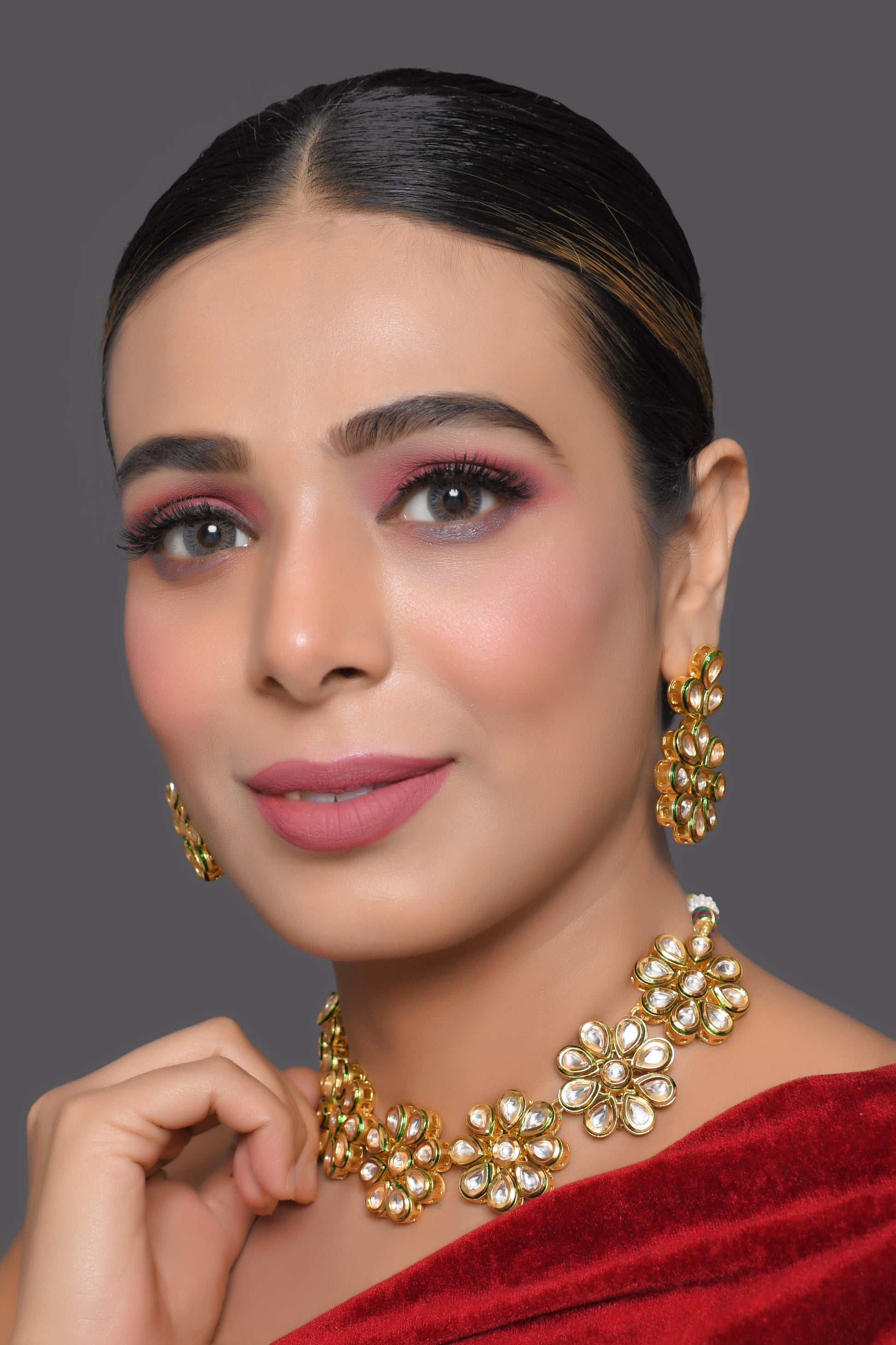 Handcafted Floral Kundan necklace with earrings