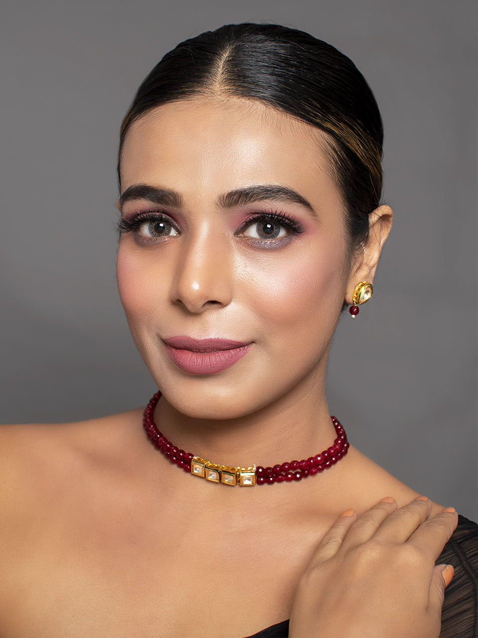 Mahroon beaded Gold toned kundan inspired choker with earrings