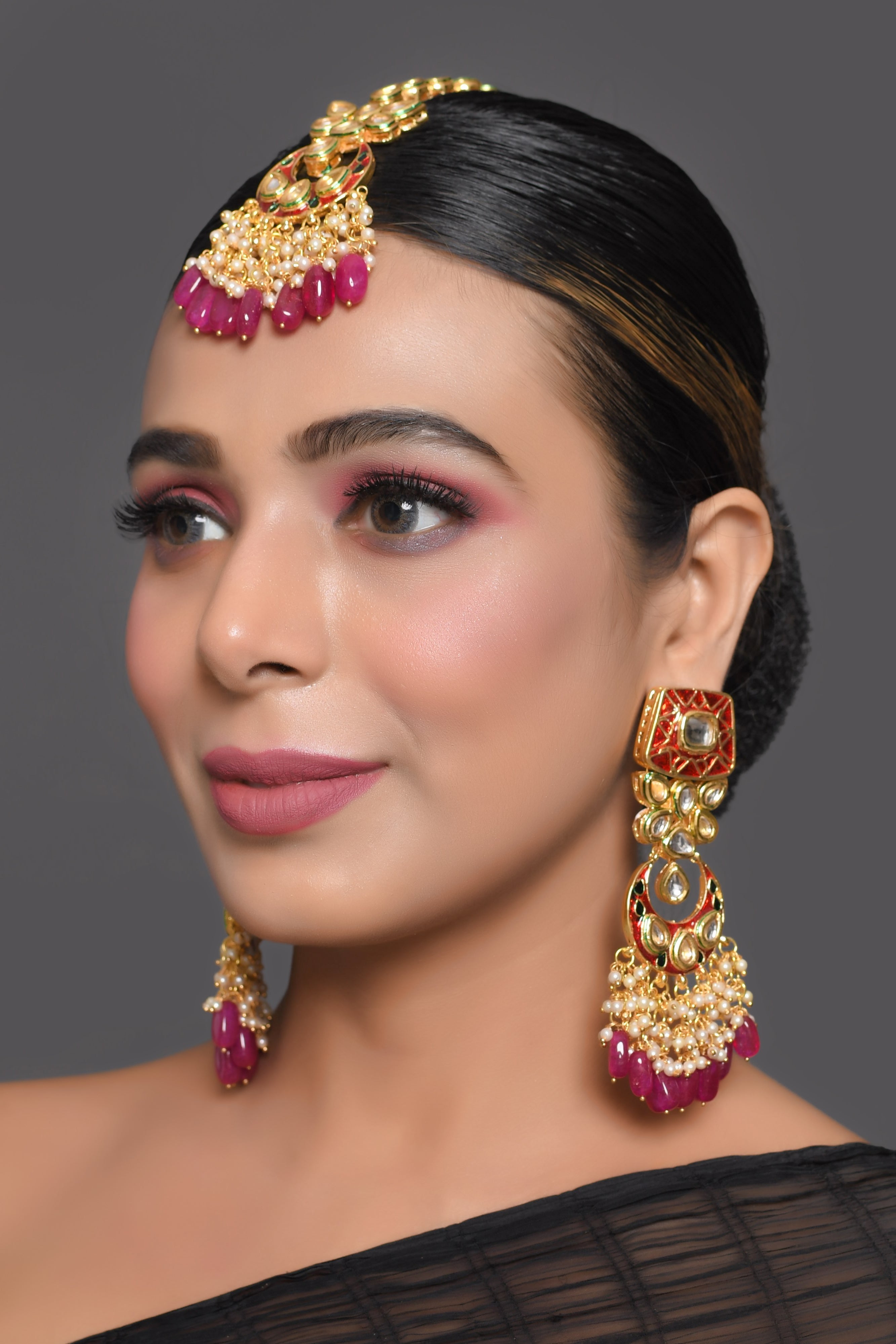 Kundan inspired mahroon enameled earrings with Maang Tikka