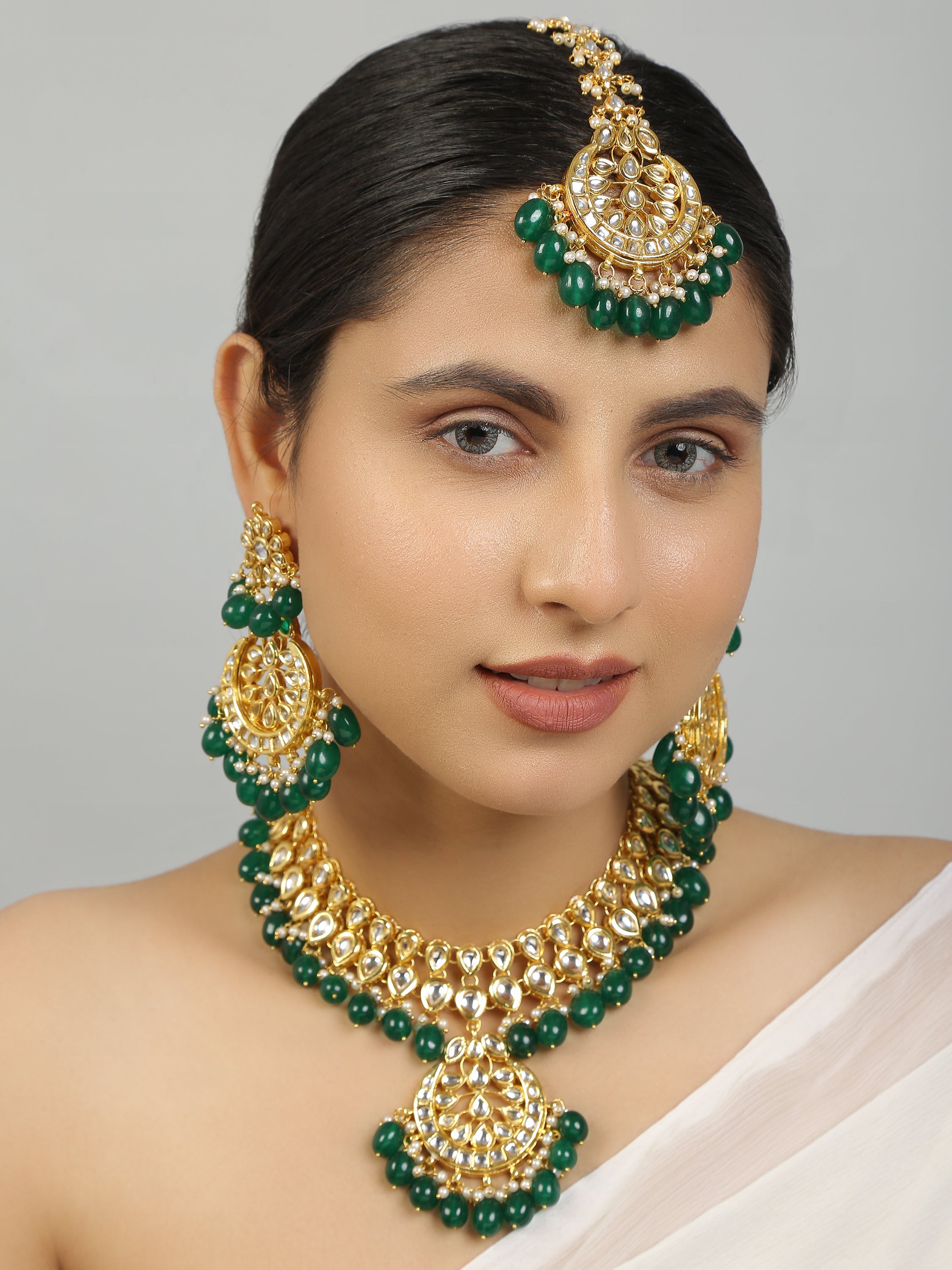 Emerald beaded Kundan Necklace with Earrings & Maang Tikka