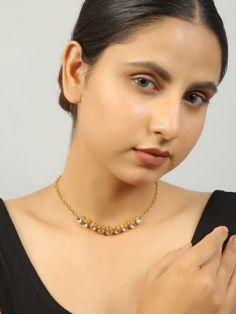 Sleek Kundan necklace