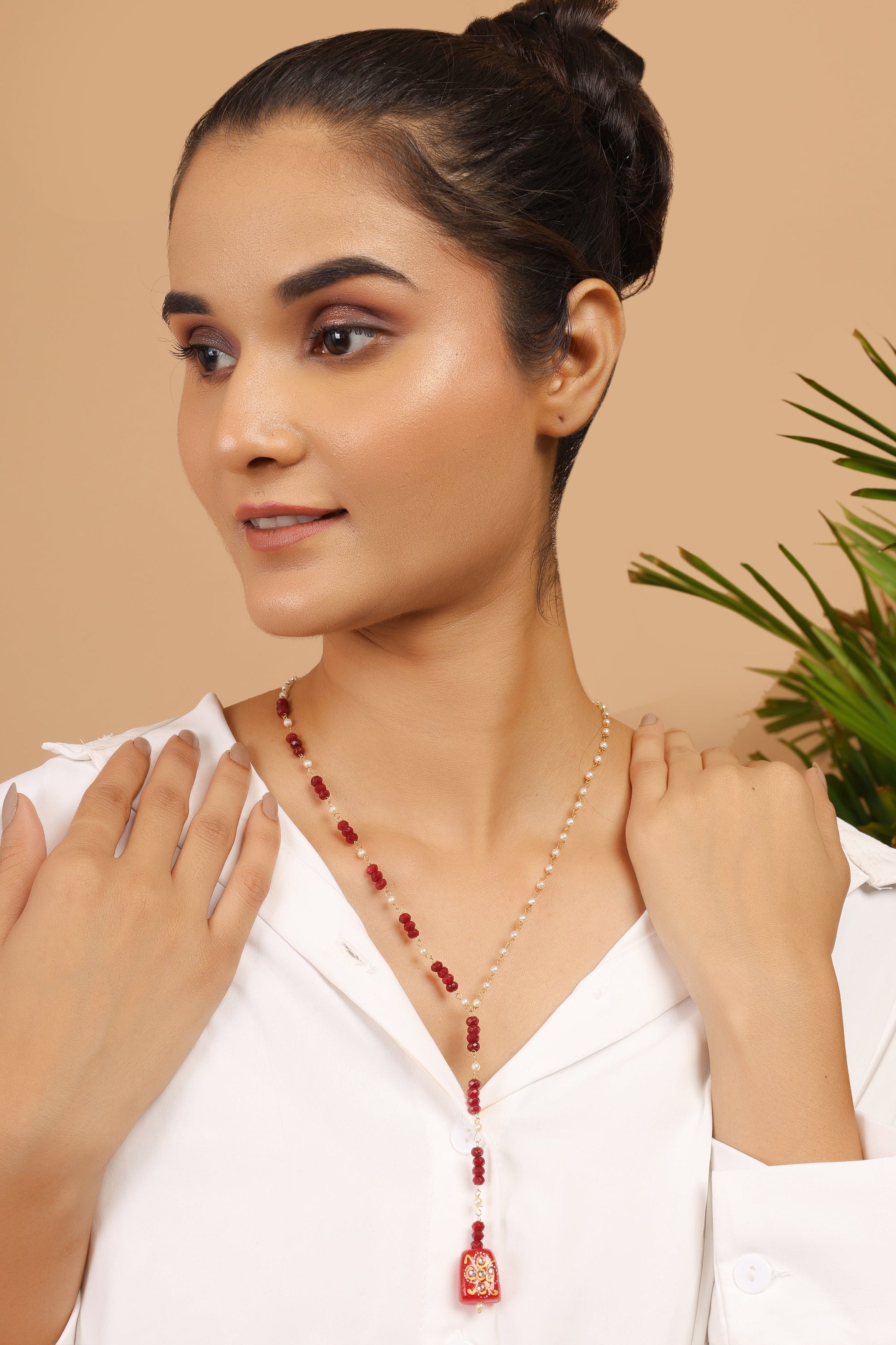 Red and pearl Beaded Necklace