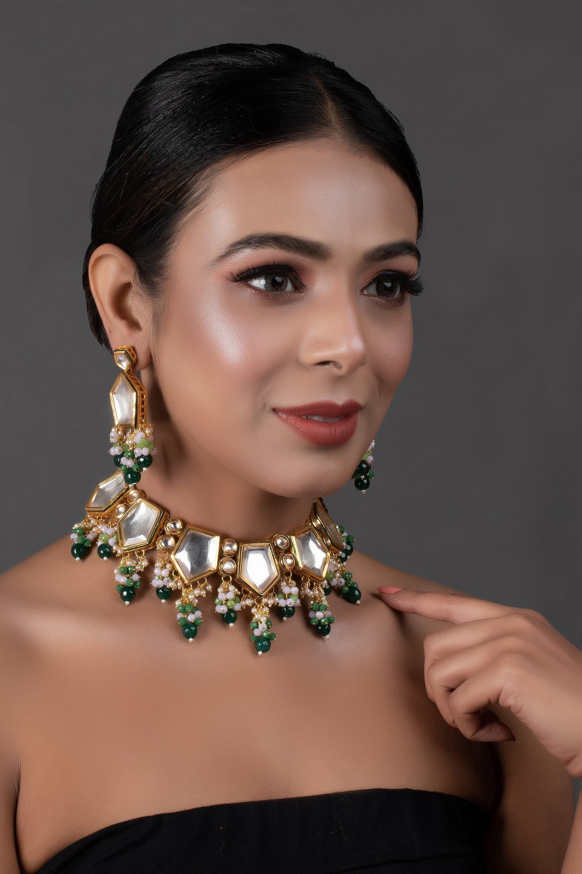 Green Gold toned Handcrafted Kundan necklace set