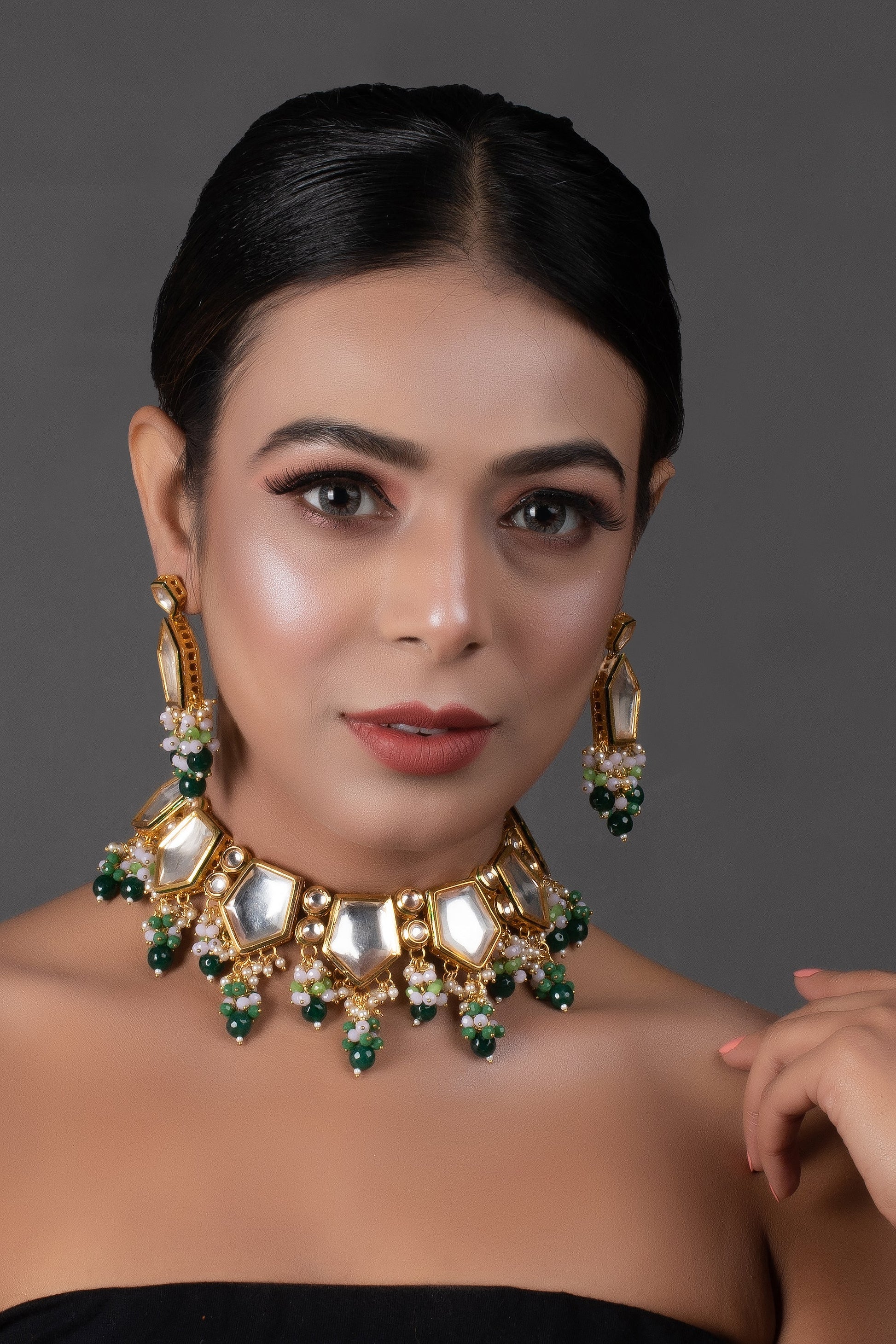 Green Gold toned Handcrafted Kundan necklace set