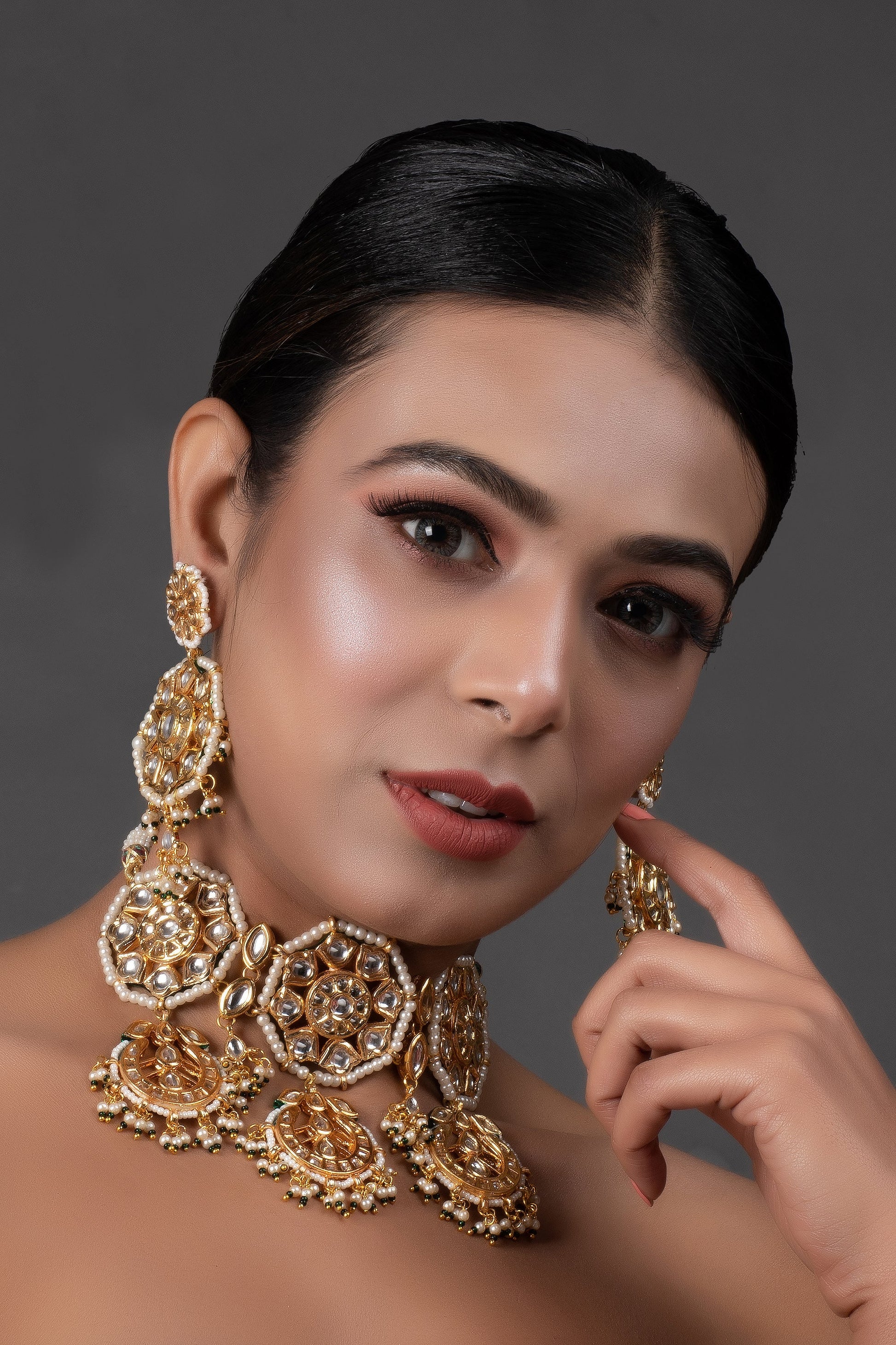 Kundan inspired pearl necklace with earrings