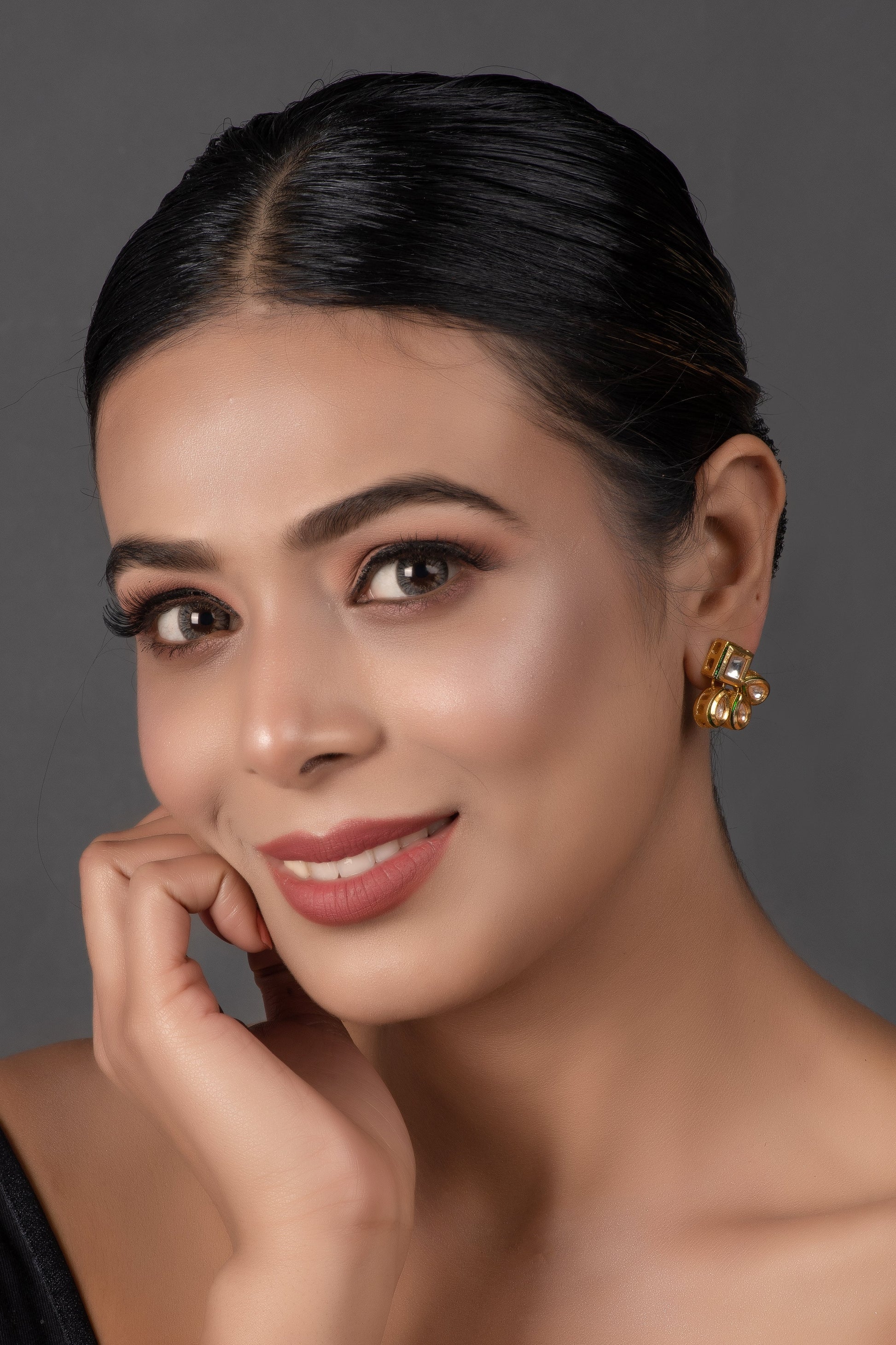 Gold tone Kundan inspired earrings