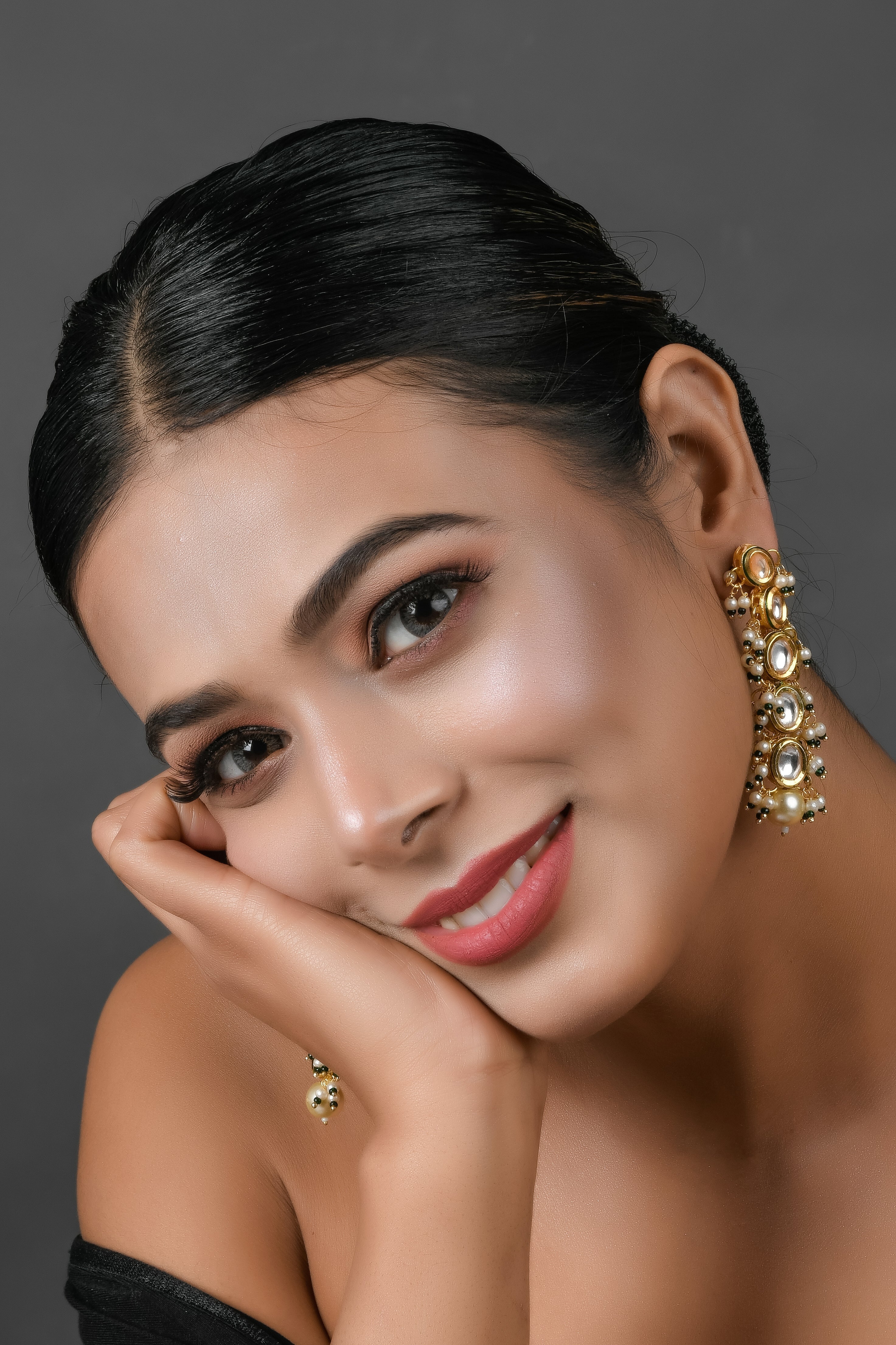 Gold tone Pearl beaded kundan earrings