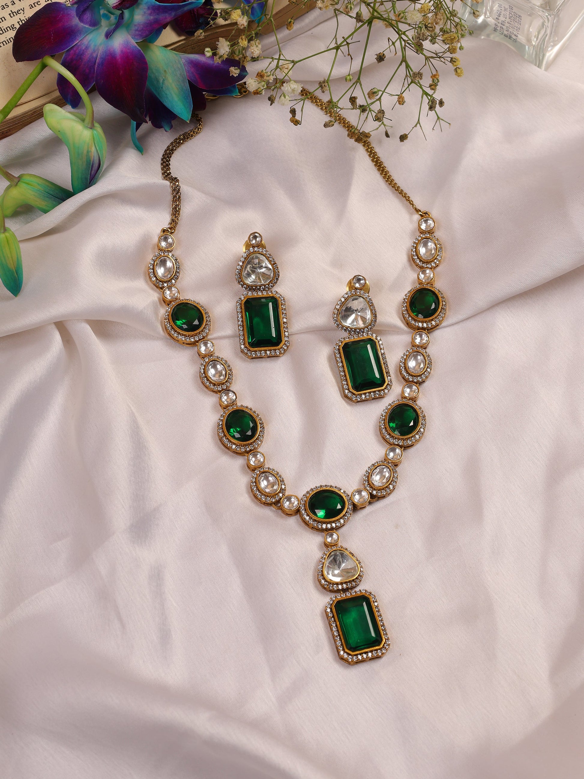 Royal Emerald Moissanite Polki Necklace Set