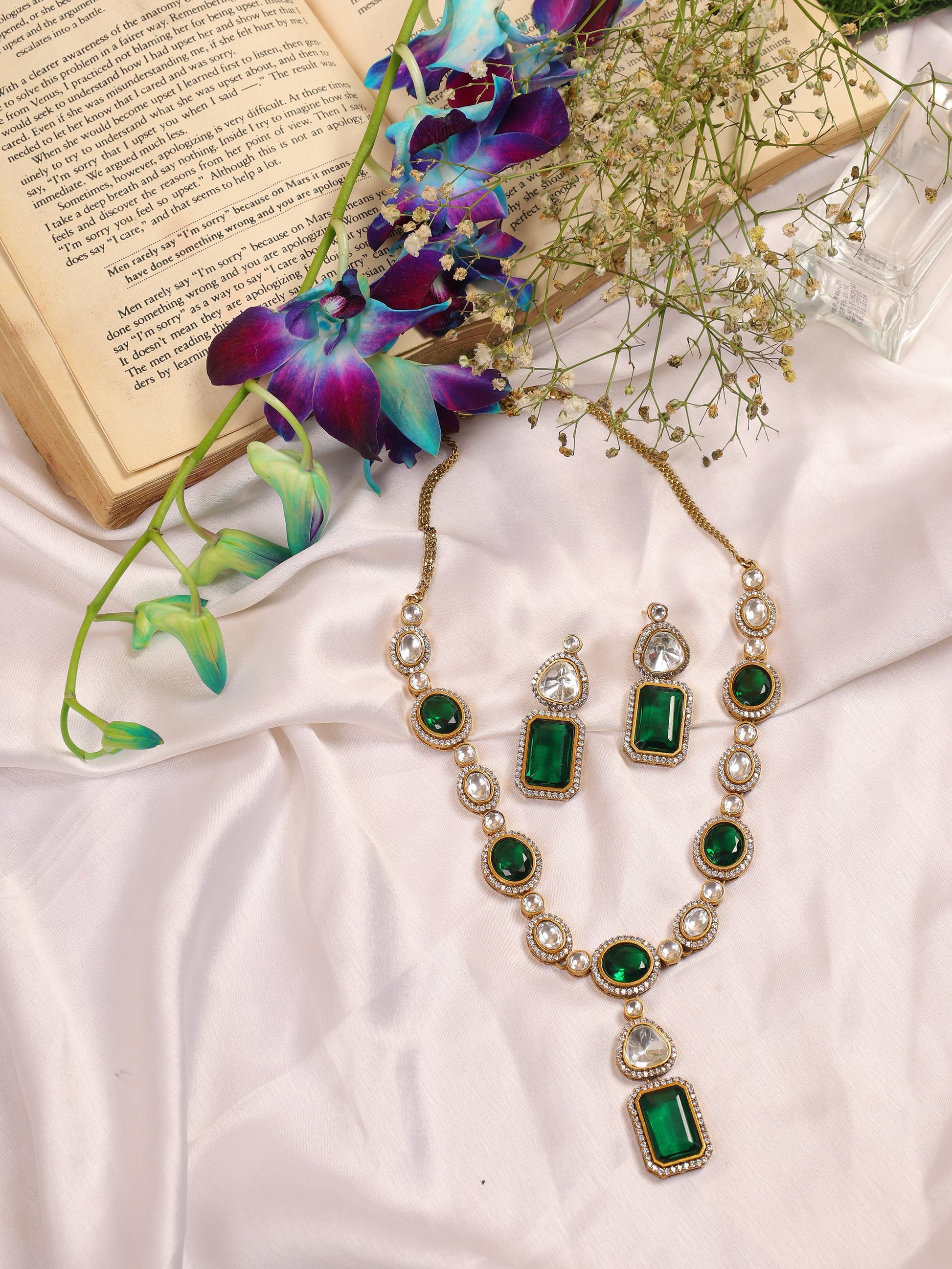 Royal Emerald Moissanite Polki Necklace Set