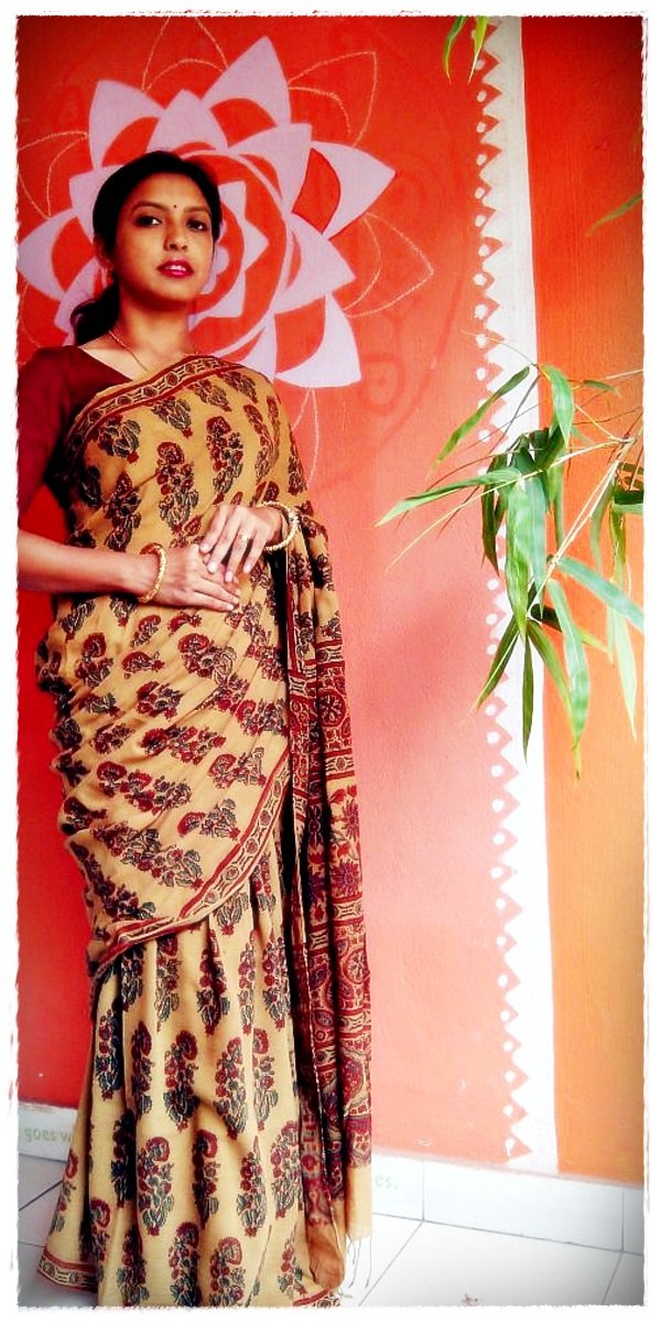 Dahliya - Pure Muslin Cotton Ajrakh Hand Block Print Saree