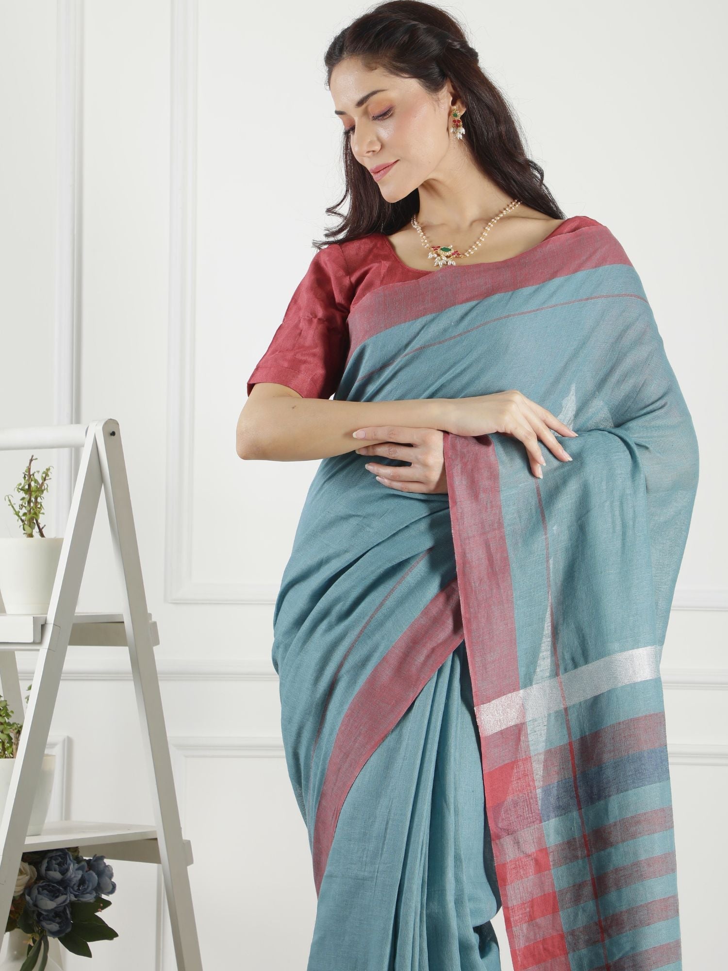 Esha green linen saree with unstitched blouse